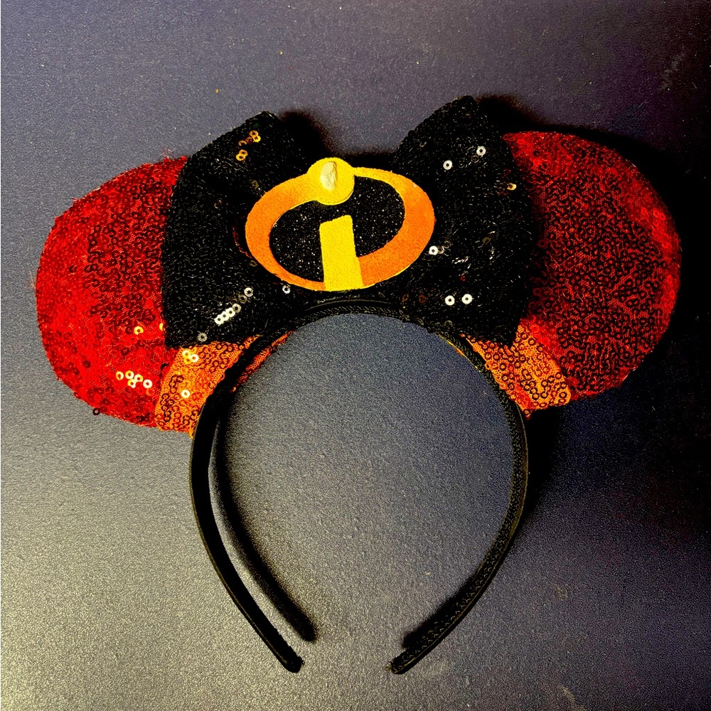Disney incredible Minnie ears. Never worn.  Custom made